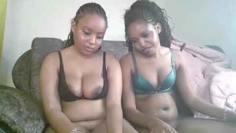 Snapshot of queenbeiby05 chatting on 02/20/26, 07:47 queen online show from 02/20/26, 07:47