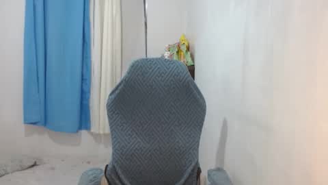 queen online show from 01/06/25, 04:02