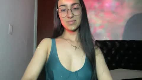 queenbyte_18 online show from 05/05/26, 04:31