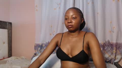 queenchloe1 online show from 06/01/26, 05:36