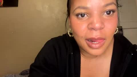 Snapshot of queencreolexo chatting on 12/16/25, 12:15 queencreolexo online show from 12/16/25, 12:15