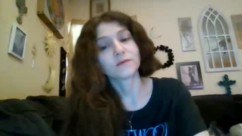 queencrimsonlvx online show from 06/11/26, 02:53