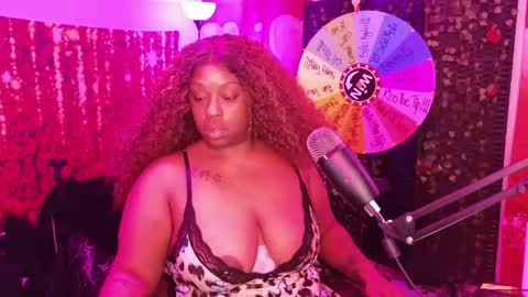 Snapshot of queencroze chatting on 06/03/26, 05:51 Queen Cherise Roze online show from 06/03/26, 05:51