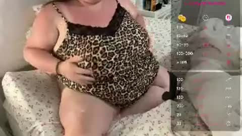 Snapshot of queencurvesph chatting on 07/20/26, 12:36 Queen curves online show from 07/20/26, 12:36