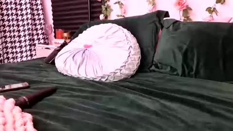 Queen De La Ranch online show from 11/06/25, 07:59