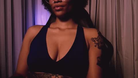 Snapshot of queendom_ing chatting on 02/24/26, 05:05 Sweet Goddess online show from 02/24/26, 05:05