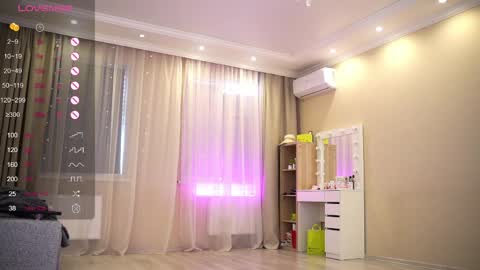 Nelly  INSTA  queenelia  online show from 05/03/26, 10:43