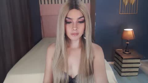 queenemeraldts online show from 03/03/25, 06:04