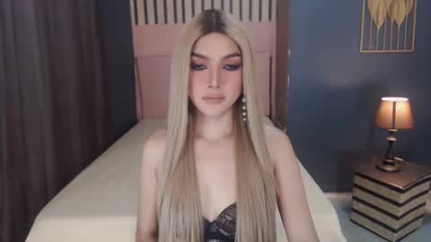 queenemeraldts online show from 03/05/25, 02:36