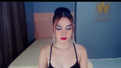 queenemeraldts online show from 10/31/25, 03:07