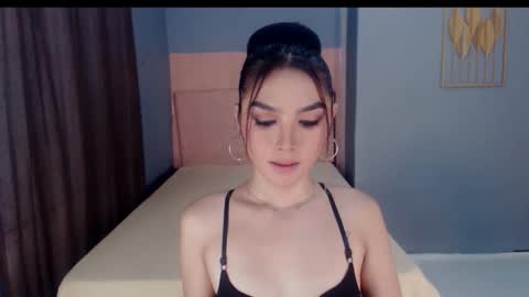 queenemeraldts online show from 11/11/25, 05:18