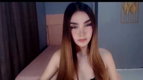 queenemeraldts online show from 11/21/25, 01:15