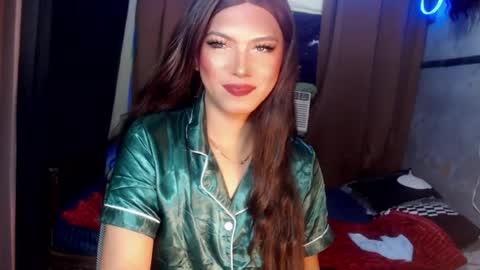 Snapshot of queenfcker1st chatting on 06/29/26, 03:24 Be my property Sabrina online show from 06/29/26, 03:24