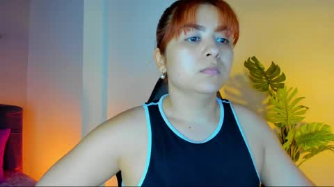 Snapshot of queengrett chatting on 05/10/26, 04:45 Queen online show from 05/10/26, 04:45