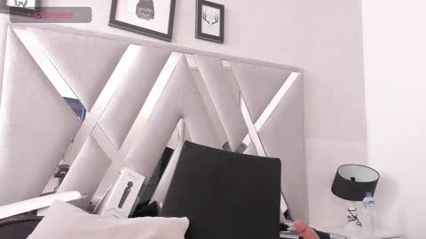 QUEENJEENN online show from 01/18/25, 09:34