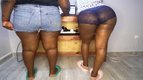 Nina online show from 09/17/25, 09:11