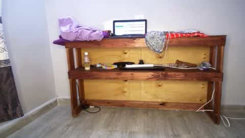 Nina online show from 09/30/25, 02:33