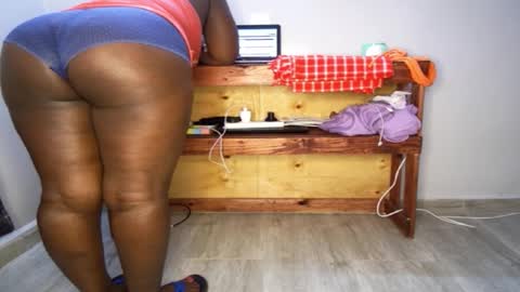 Nina online show from 10/02/25, 07:54