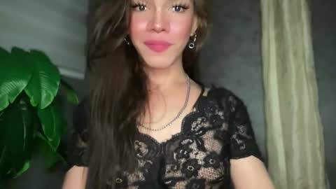 QUEEN online show from 11/21/25, 01:37