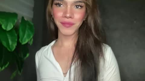 QUEEN online show from 12/18/25, 01:50