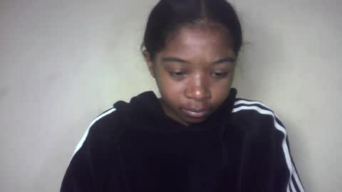 queennaya online show from 07/23/26, 09:35