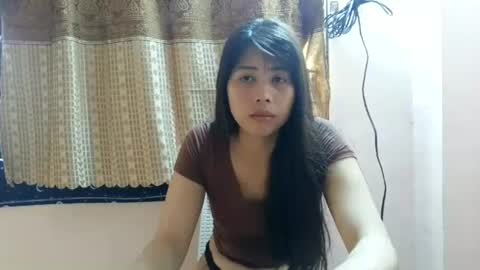 Snapshot of queennbbee chatting on 06/26/26, 03:22 queennbbee online show from 06/26/26, 03:22