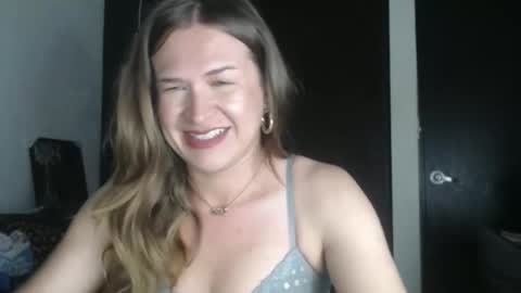 Snapshot of queennicky88 chatting on 12/08/24, 03:43 Nico online show from 12/08/24, 03:43