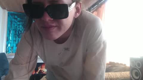 Snapshot of queennicky88 chatting on 10/14/25, 04:30 Nico online show from 10/14/25, 04:30