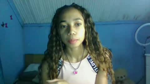 Snapshot of queennih chatting on 11/06/25, 06:53 queennih online show from 11/06/25, 06:53