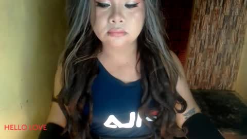 Snapshot of queenofdominant chatting on 11/08/25, 11:21 kesh online show from 11/08/25, 11:21