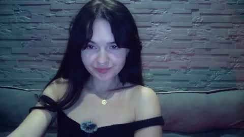 Snapshot of queenofmodels chatting on 11/13/25, 03:11 QueenOfModels online show from 11/13/25, 03:11