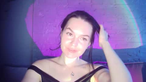 Snapshot of queenofmodels chatting on 01/14/26, 02:12 QueenOfModels online show from 01/14/26, 02:12