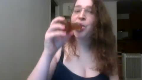 Snapshot of queenofthenights chatting on 03/20/26, 10:14 queenofthenights online show from 03/20/26, 10:14