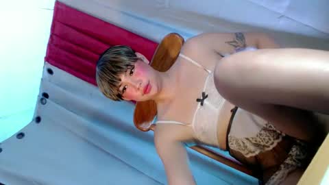 Snapshot of queenofthesouth1 chatting on 02/17/26, 05:26 QUEEN online show from 02/17/26, 05:26