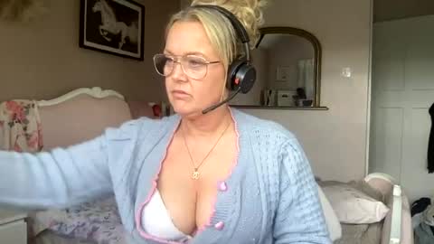 Snapshot of queenp333 chatting on 05/11/26, 02:45 PrincessP333 online show from 05/11/26, 02:45