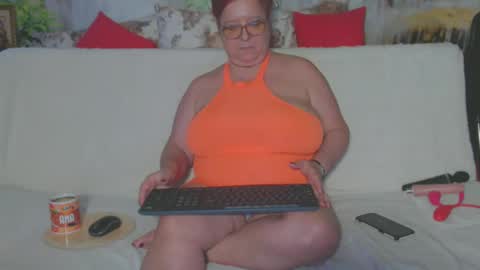 Snapshot of queenpammy chatting on 01/29/25, 03:15 QueenPammy online show from 01/29/25, 03:15
