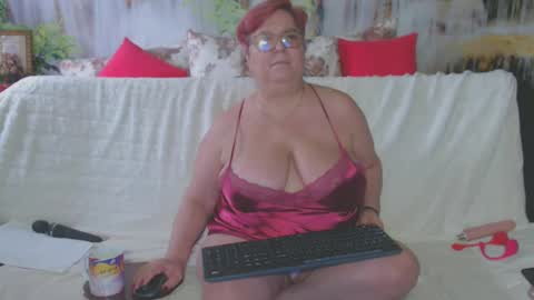 Snapshot of queenpammy chatting on 01/31/25, 10:52 QueenPammy online show from 01/31/25, 10:52