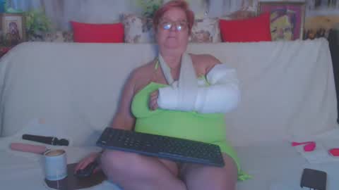 Snapshot of queenpammy chatting on 02/25/25, 01:17 QueenPammy online show from 02/25/25, 01:17