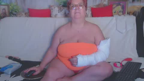 Snapshot of queenpammy chatting on 03/03/25, 02:15 QueenPammy online show from 03/03/25, 02:15