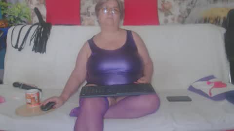 Snapshot of queenpammy chatting on 10/08/25, 06:11 QueenPammy online show from 10/08/25, 06:11
