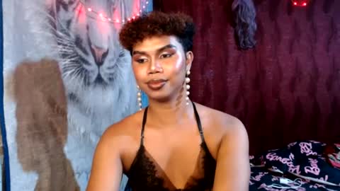 queenpinayebony_xx online show from 06/21/26, 11:57