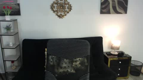 Snapshot of queenpink777 chatting on 01/06/25, 12:46 Rose online show from 01/06/25, 12:46