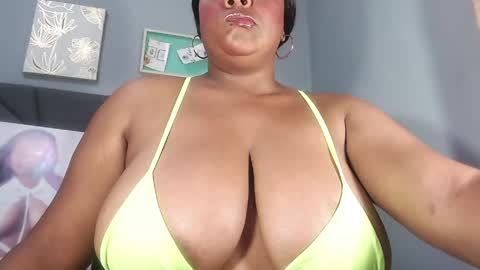 queenrachelbrown online show from 04/28/26, 12:32