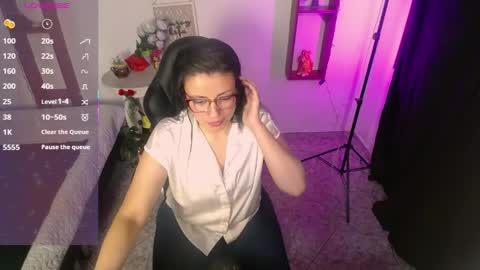 Snapshot of queenrose94 chatting on 04/14/26, 12:55 queenrose94 online show from 04/14/26, 12:55