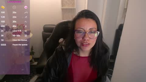 Snapshot of queenrose94 chatting on 04/21/26, 02:01 queenrose94 online show from 04/21/26, 02:01