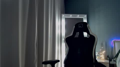 Queensy online show from 02/08/25, 05:39