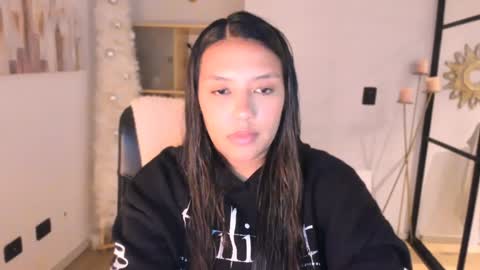 Snapshot of queenv66 chatting on 01/14/25, 03:53 Val - online show from 01/14/25, 03:53