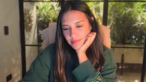 Snapshot of queenv66 chatting on 11/10/25, 04:00 Val - online show from 11/10/25, 04:00