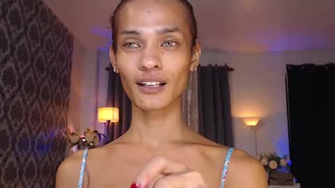 Snapshot of queenvalentinats chatting on 06/19/26, 01:15 ValentinaMoone online show from 06/19/26, 01:15