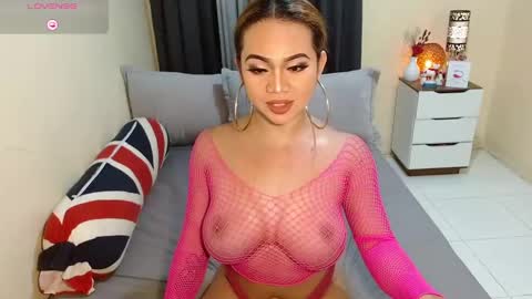 Snapshot of queenversa69 chatting on 12/18/24, 11:51 DANA online show from 12/18/24, 11:51